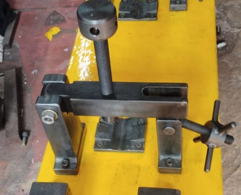 Pedestal fixture